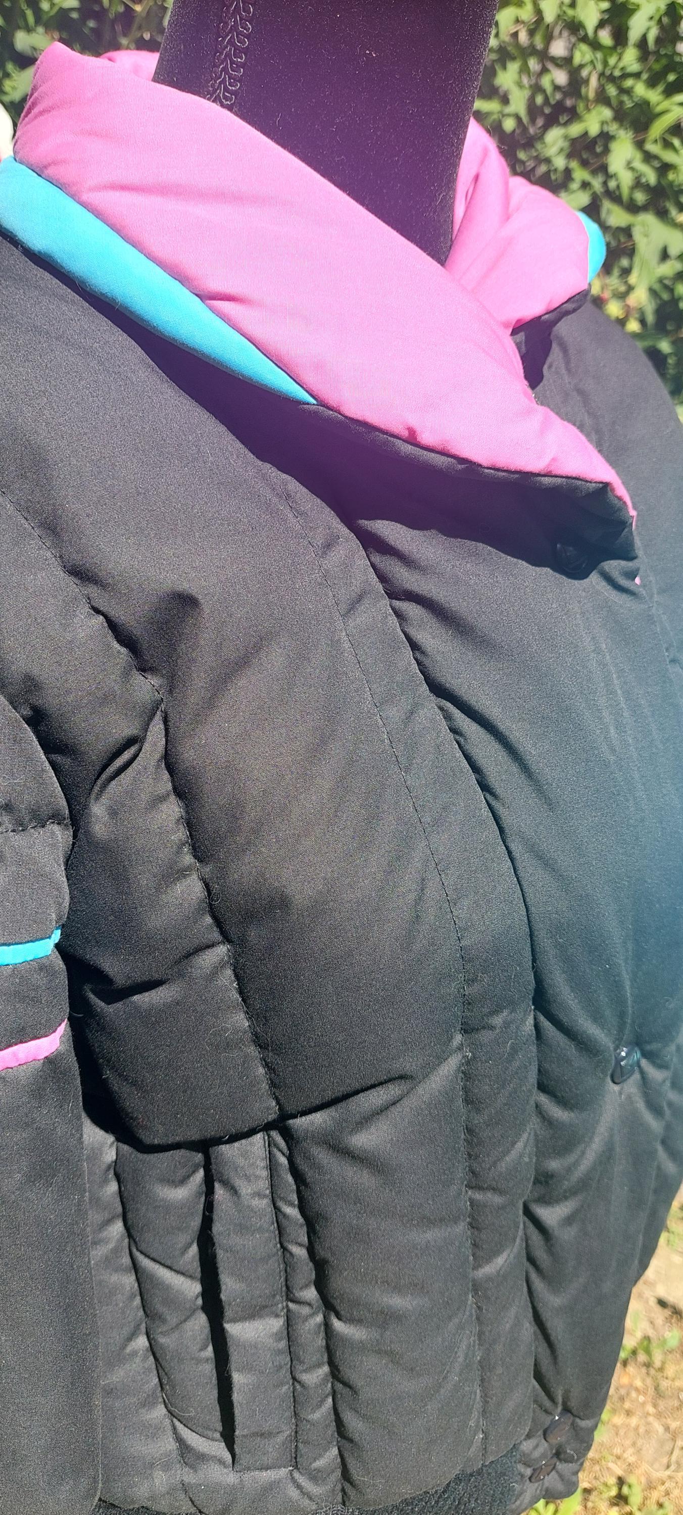 Vintage 1980s Obermeyer Black Teal & Pink Striped Puffy Carrie Style Ski Jacket