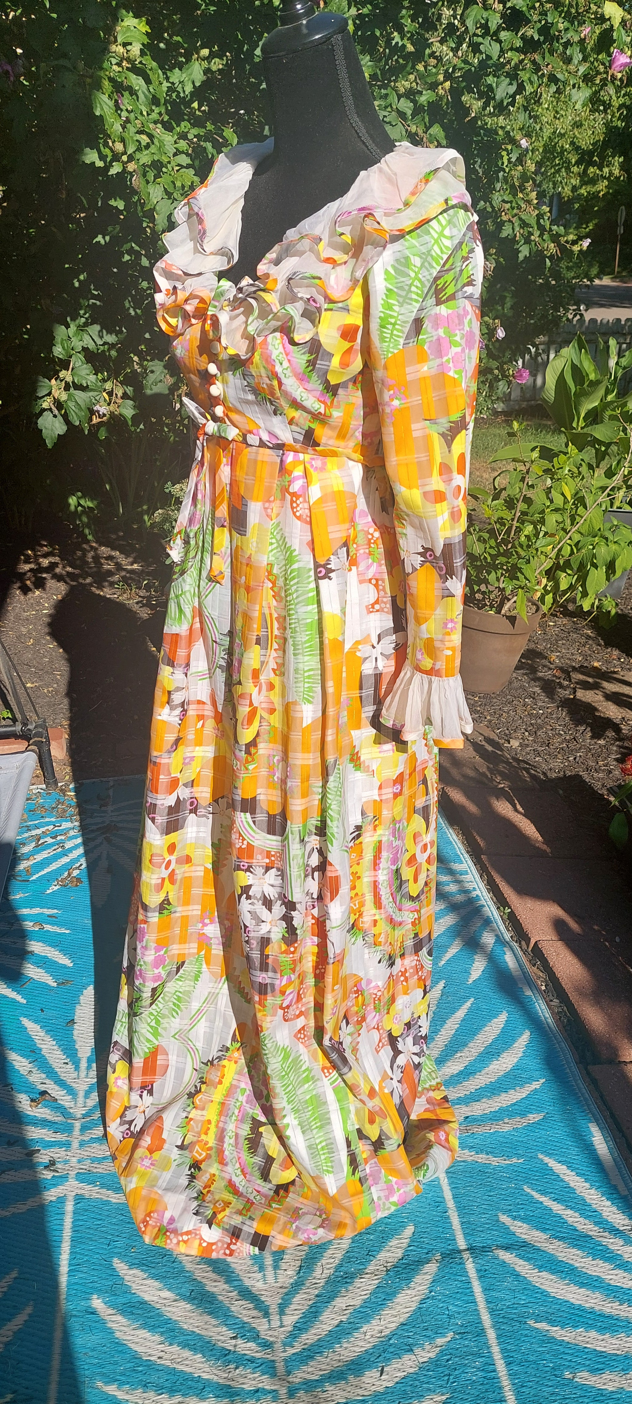 Vintage 1960s Psychedelic Flower Power Helen Rose Ruffled Bright Floral Couture