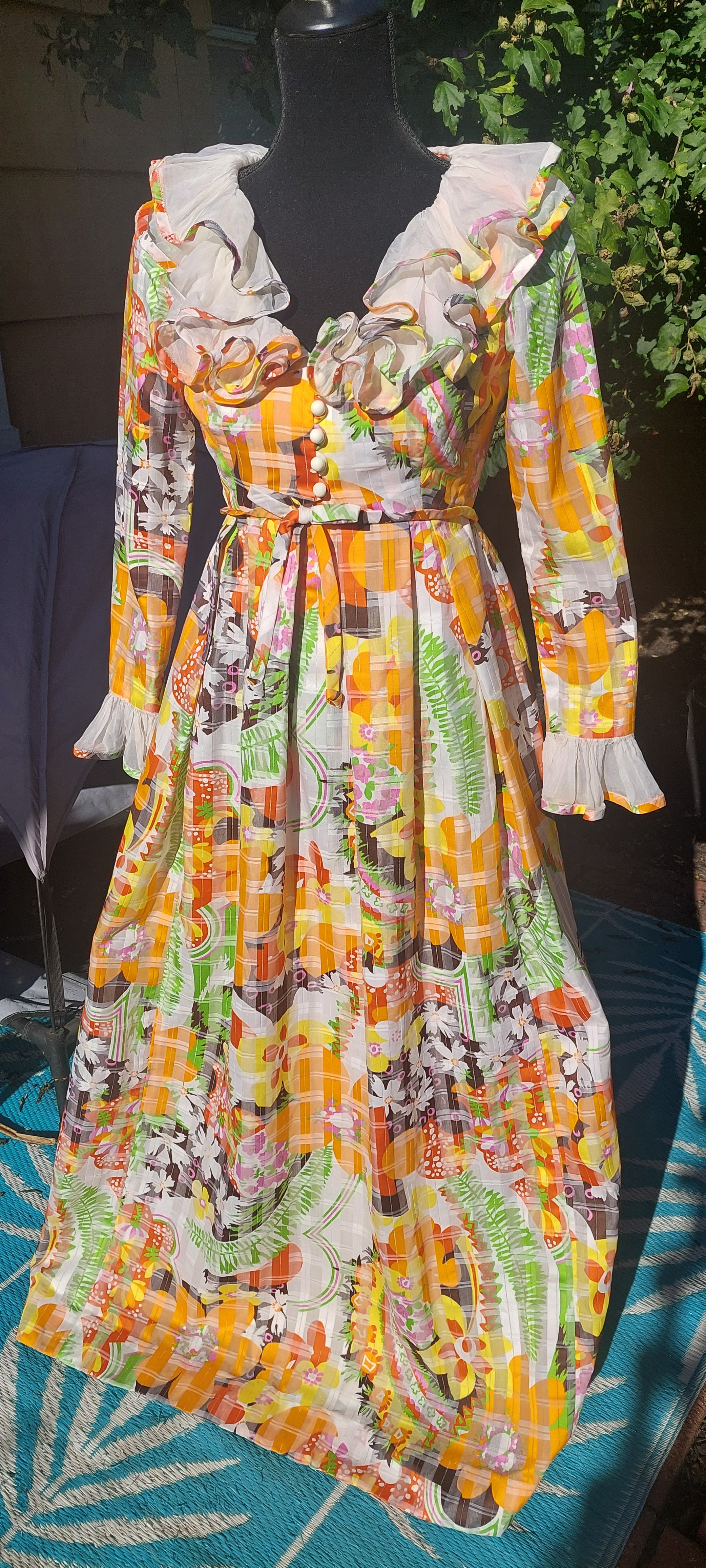 Vintage 1960s Psychedelic Flower Power Helen Rose Ruffled Bright Floral Couture